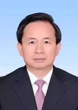 李干杰，男，漢族，1964年11月出生，湖南望城人，1984年加入中國共產(chǎn)黨，研究生學(xué)歷，工學(xué)碩士，高級工程師。